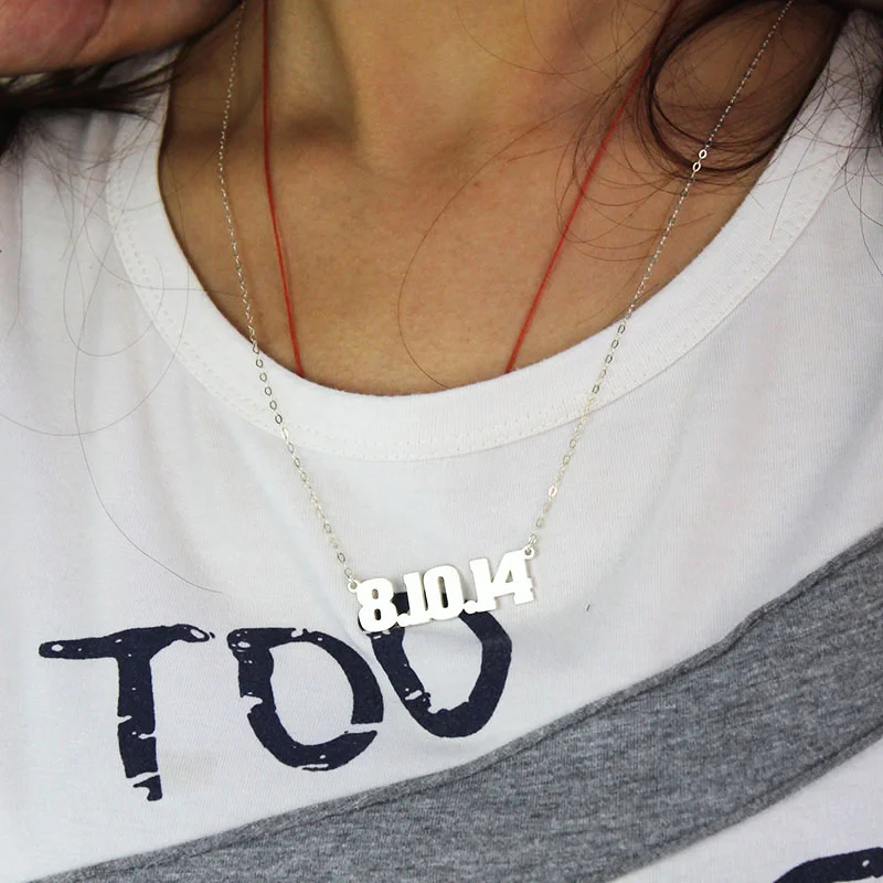 Customizable number necklace